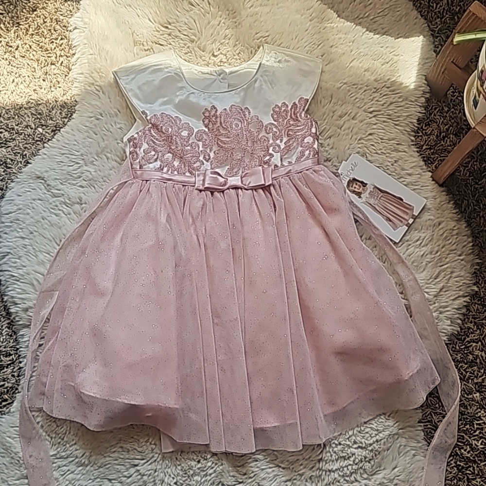 Girls dress